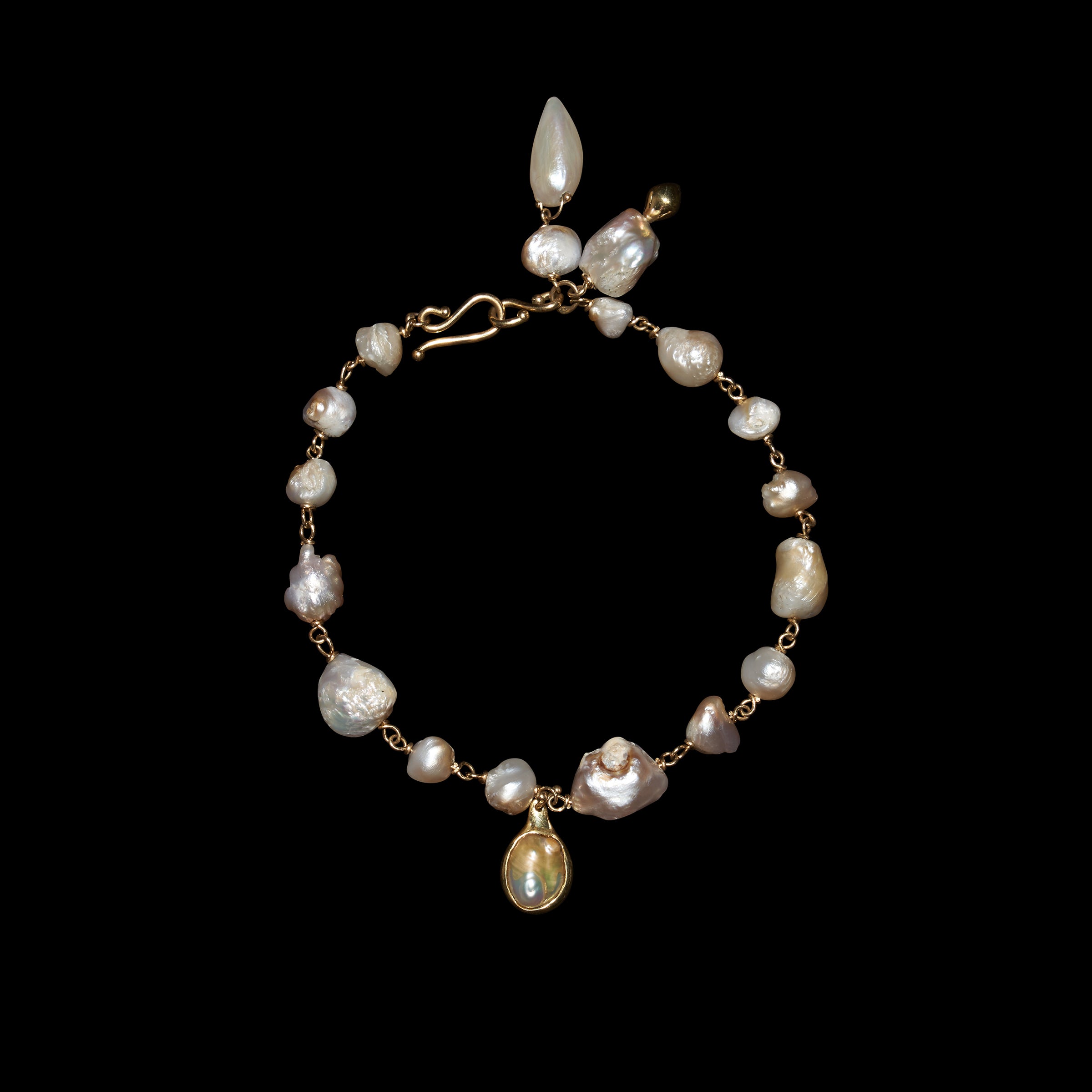 American Natural Pearl Luxe Charm Bracelet